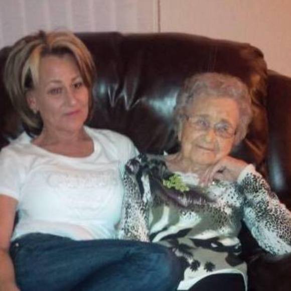 Meet your Posher, Carole - Picture 1 of 1